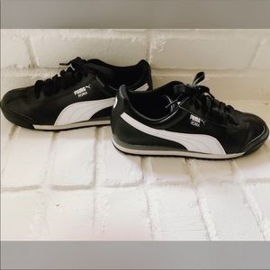 Puma Roma Black & White Men’s Sneakers